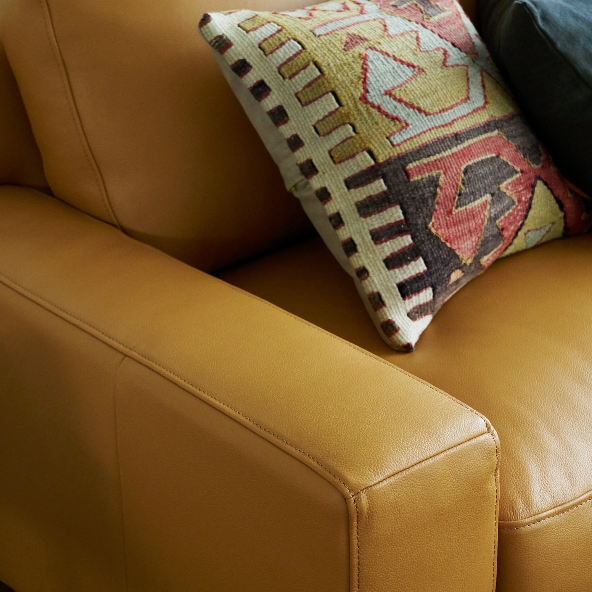 ☆SERIEUX SOFA 1900 Camel｜3人掛け｜IDEE SHOP Online