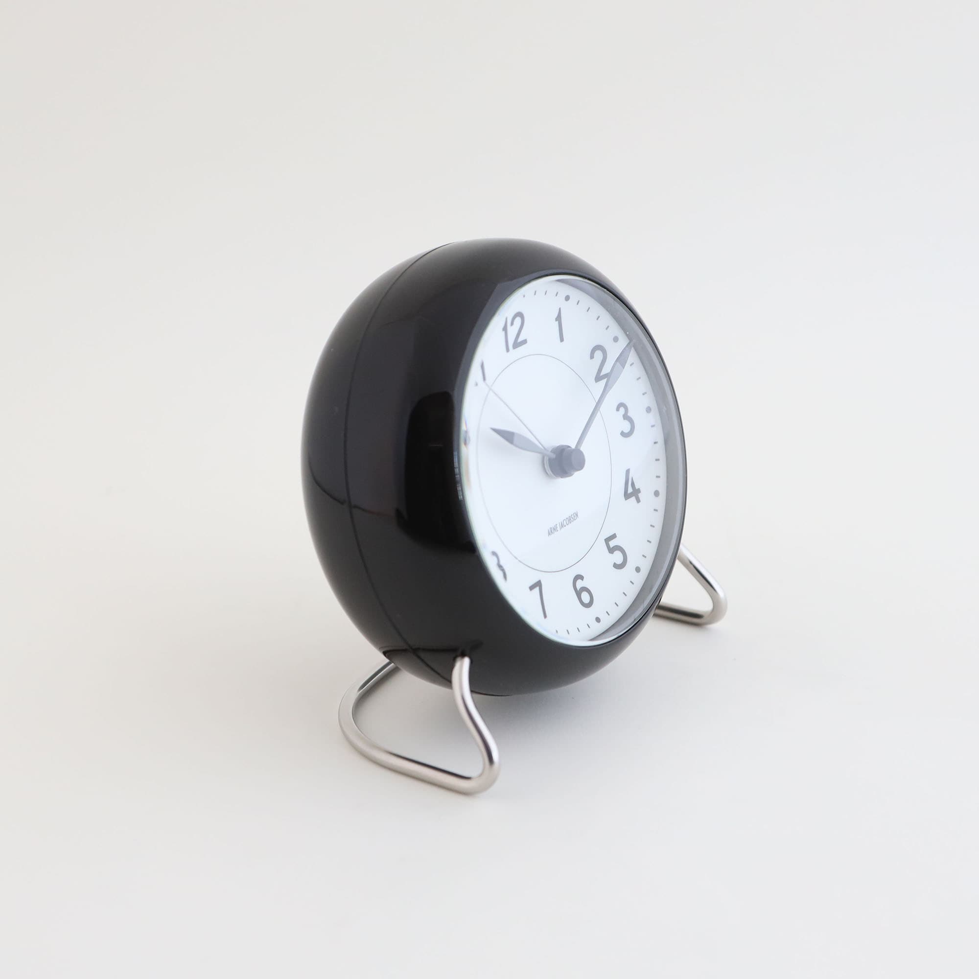 Arne Jacobsen テーブルクロック STATION ブラック｜時計｜IDEE SHOP 