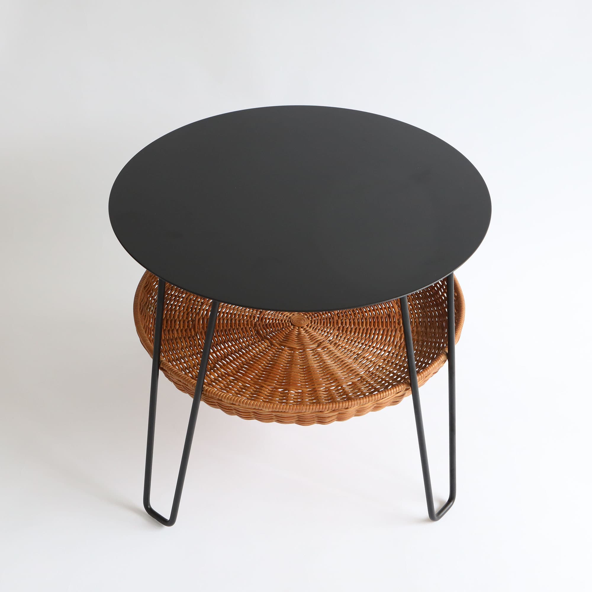 IDEE SHOP Online WALLABY LOW TABLE ROUND Black: テーブル・デスク