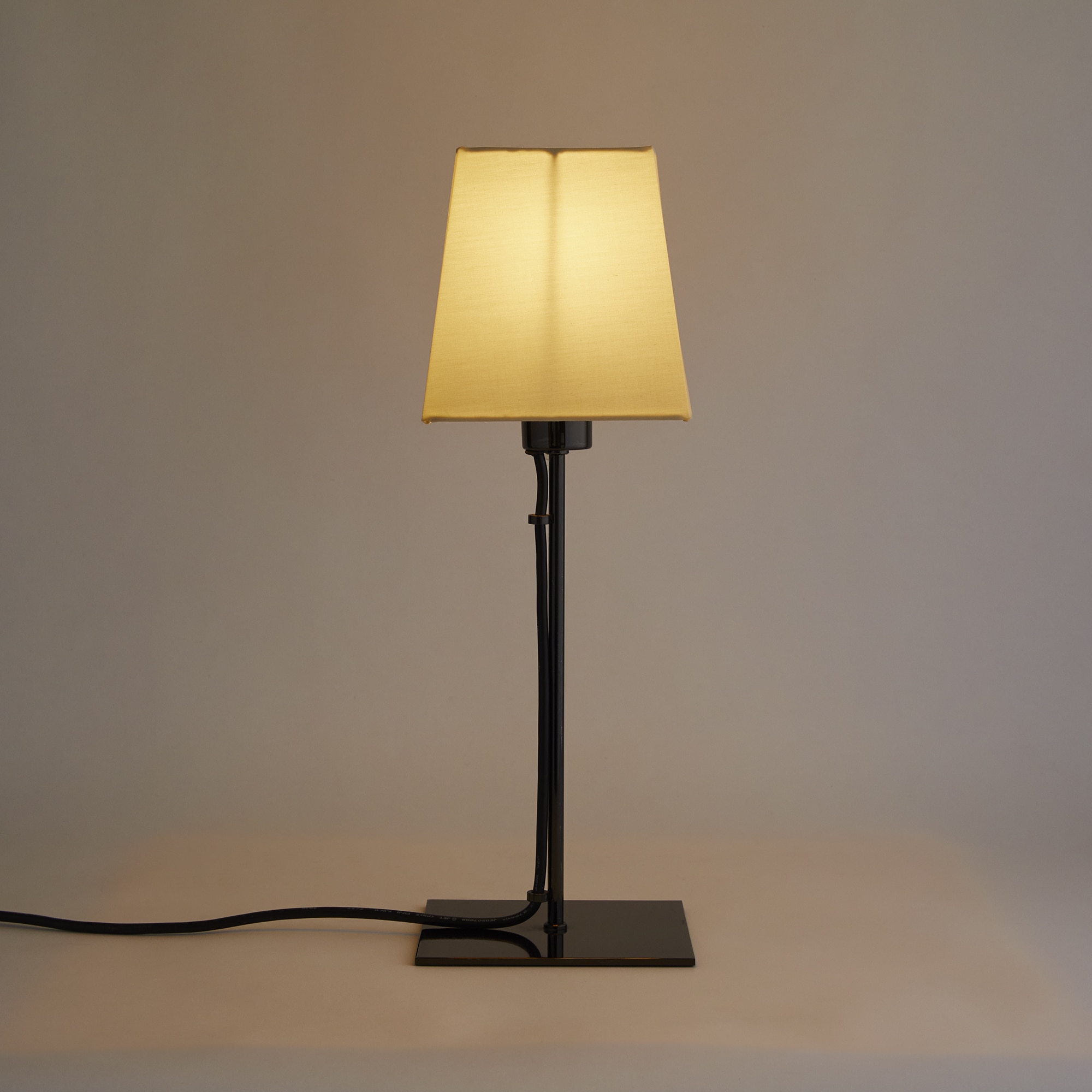 ORB TABLE LAMP｜テーブルランプ｜IDEE SHOP Online