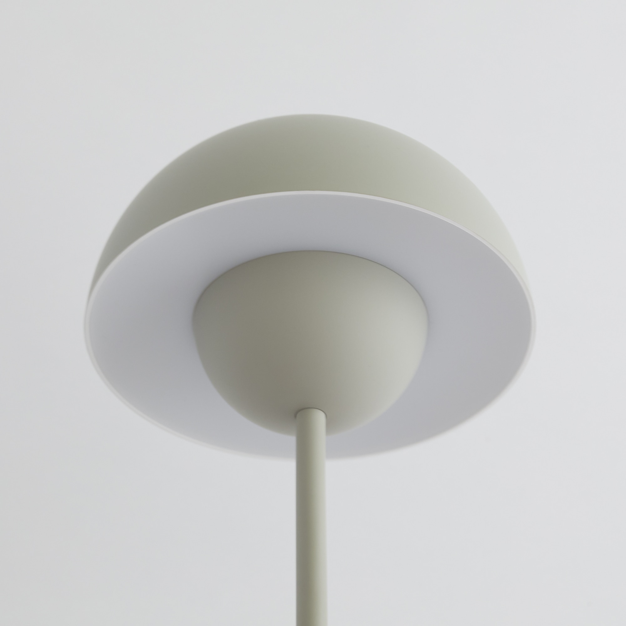 FLOWERPOT PORTABLE TABLE LAMP VP9 マットライトグレー｜テーブル 