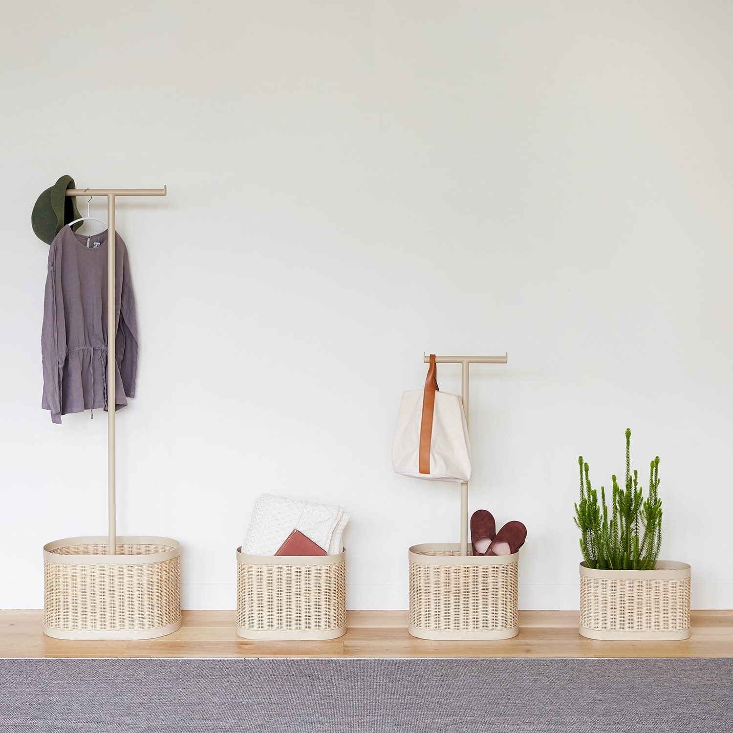 GARNITURE HANGER STAND L Beige｜コートスタンド｜IDEE SHOP Online