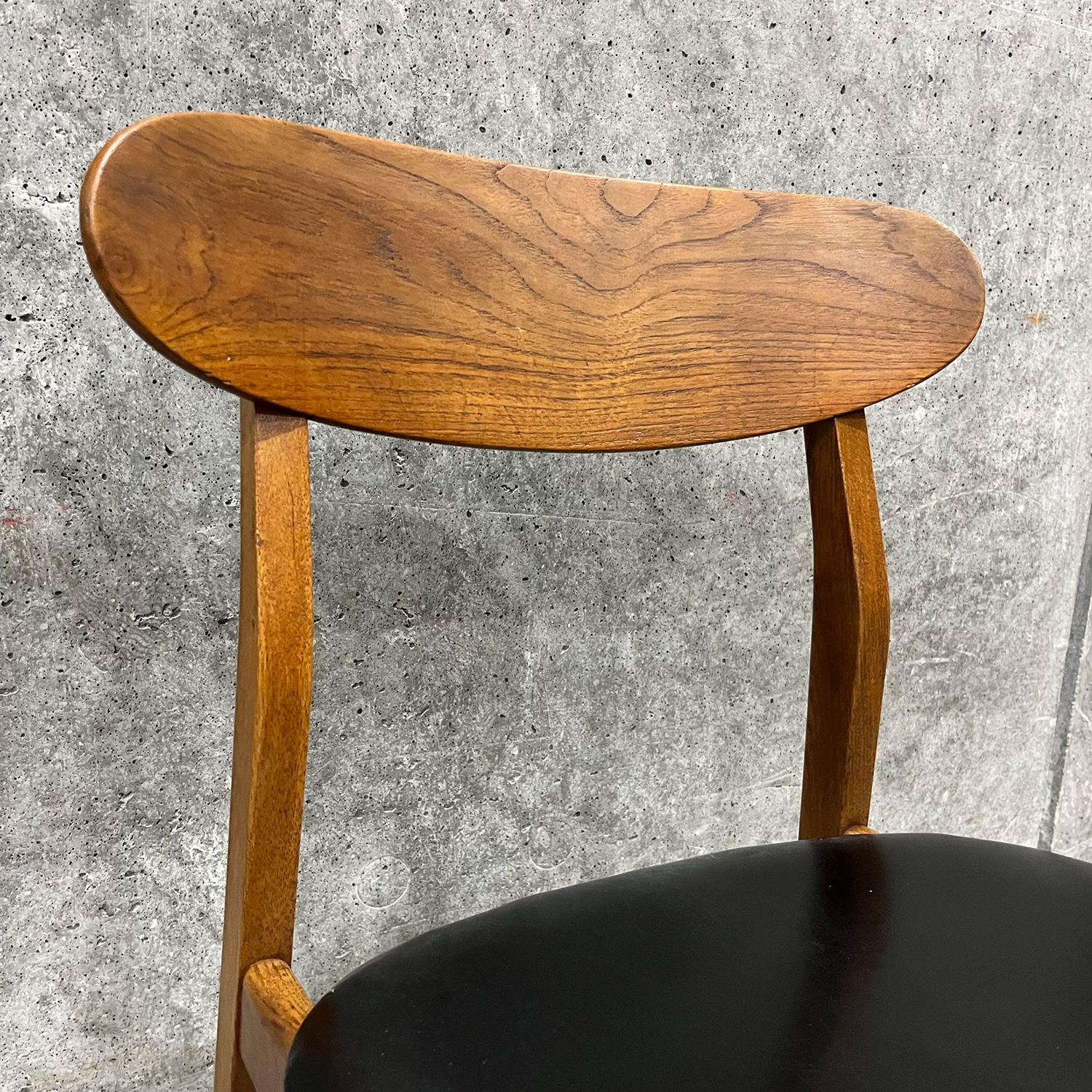 IDEE スウェーデン製 1人掛け ヴィンテージチェア 木製布張り ヴィンテージ家具】 Vintage Chair｜ヴィンテージ家具｜IDEE SHOP Online