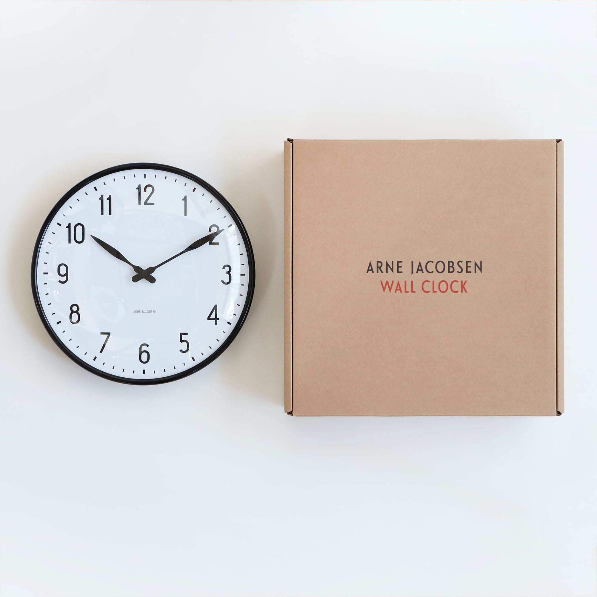 Arne Jacobsen 掛け時計 STATION φ290｜時計｜IDEE SHOP Online
