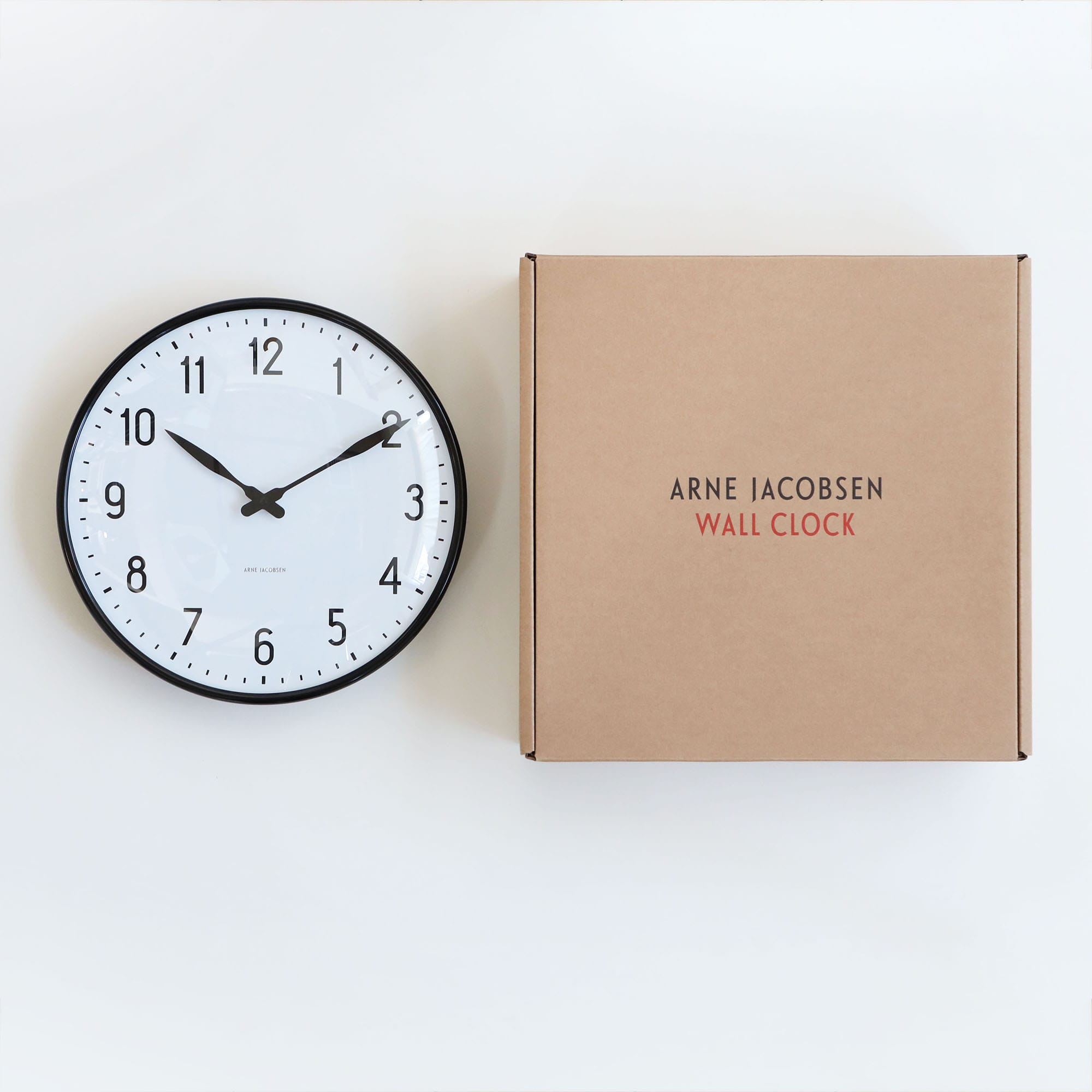 Arne Jacobsen 掛け時計 Station F290 時計 Idee Shop Online