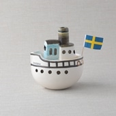 yԕizLisa Larson Boat