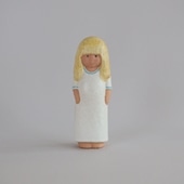 yԕizLisa Larson Lina Blond hair