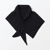 H& by POOL Triangle Stole Black