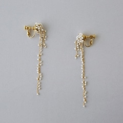 IDEE アスミビジュー　淡水パール　ピアス シロツメクサ ロングピアス IDEE アスミビジュー 淡水パール ピアス シロツメクサ ロングピアス