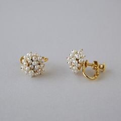 asumi bijoux shirotsumekusa bouquet mini earring｜ピアス